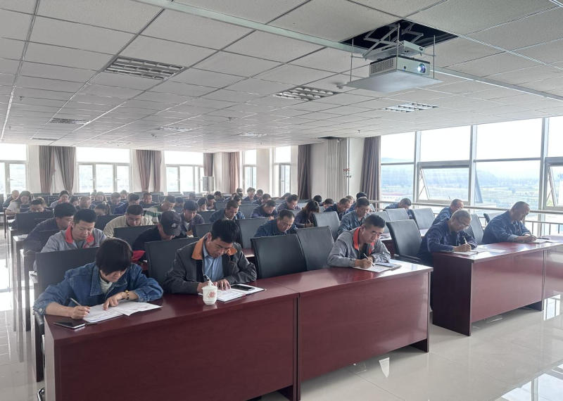 廉當(dāng)&ldquo;鐮&rdquo;可以除雜念   欲為&ldquo;獄&rdquo;勢必積災(zāi)難 &mdash;&mdash;集團紀(jì)委書記為物產(chǎn)工投公司黨員干部、關(guān)鍵人員 授主題教育廉政專題黨課