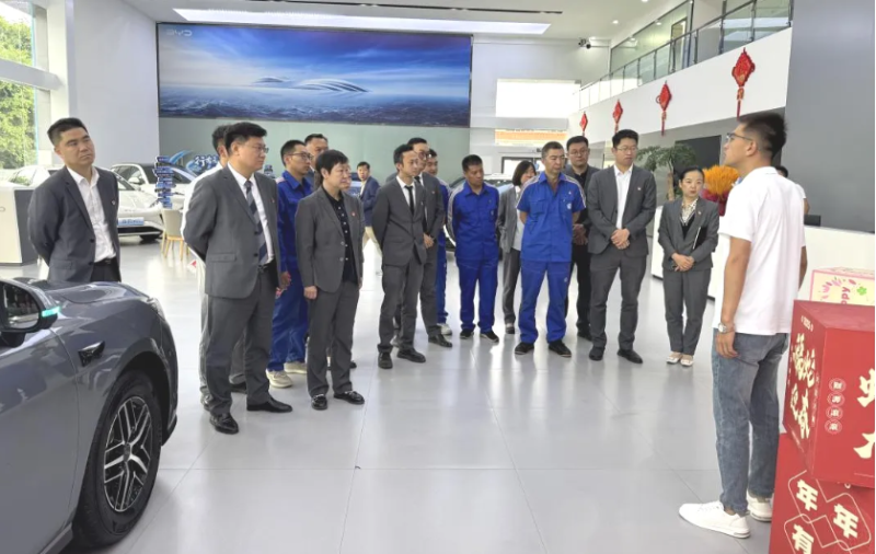 汽貿(mào)公司黨支部開展&ldquo;走出去、學進來，改作風、促發(fā)展&rdquo;貫徹中央八項規(guī)定精神學習教育走深走實主題黨日活動