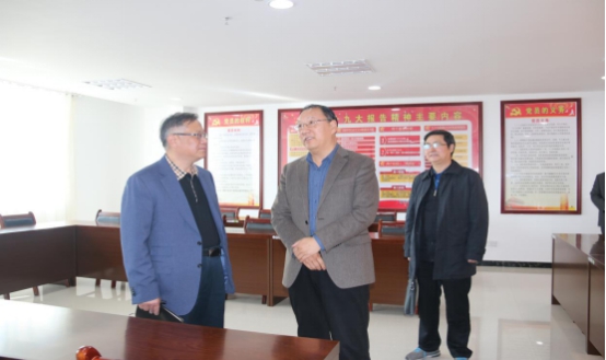 省委常委、省總工會(huì)主席馬吉孝等一行蒞臨青海物產(chǎn)集團(tuán)公司視察，調(diào)研指導(dǎo)道路貨運(yùn)企業(yè)建會(huì)、貨運(yùn)司機(jī)入會(huì)等工作