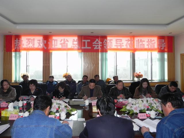 深入車間班組、&ldquo;零距離&rdquo;接觸職工、體驗職工生活、傾聽職工心聲