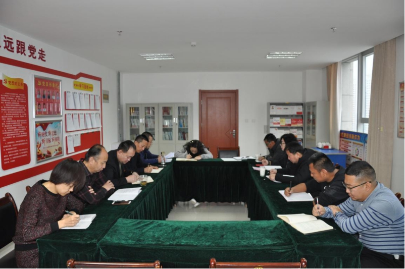 銘記&ldquo;生命線&rdquo;、分清&ldquo;是非線&rdquo; 修筑&ldquo;防腐線&rdquo;、不踩&ldquo;高壓線&rdquo;