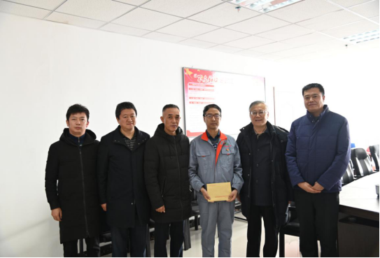 走訪慰問(wèn)專家人才，為人才創(chuàng)新?tīng)I(yíng)造良好的環(huán)境